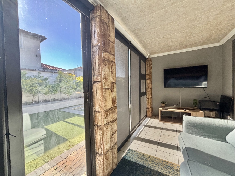 To Let 3 Bedroom Property for Rent in Parklands Western Cape
